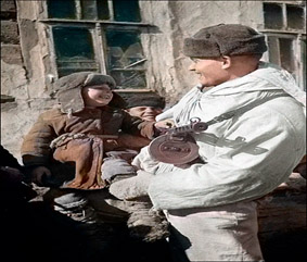 Встречают освободителей Гвардеец